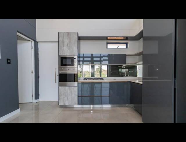 2 BEDROOM PROPERTY TO RENT IN HOUGHTON ESTATE